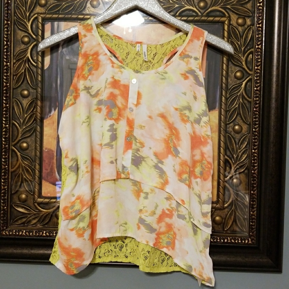 Studio Y spring lace back tank top EUC A114:6:318